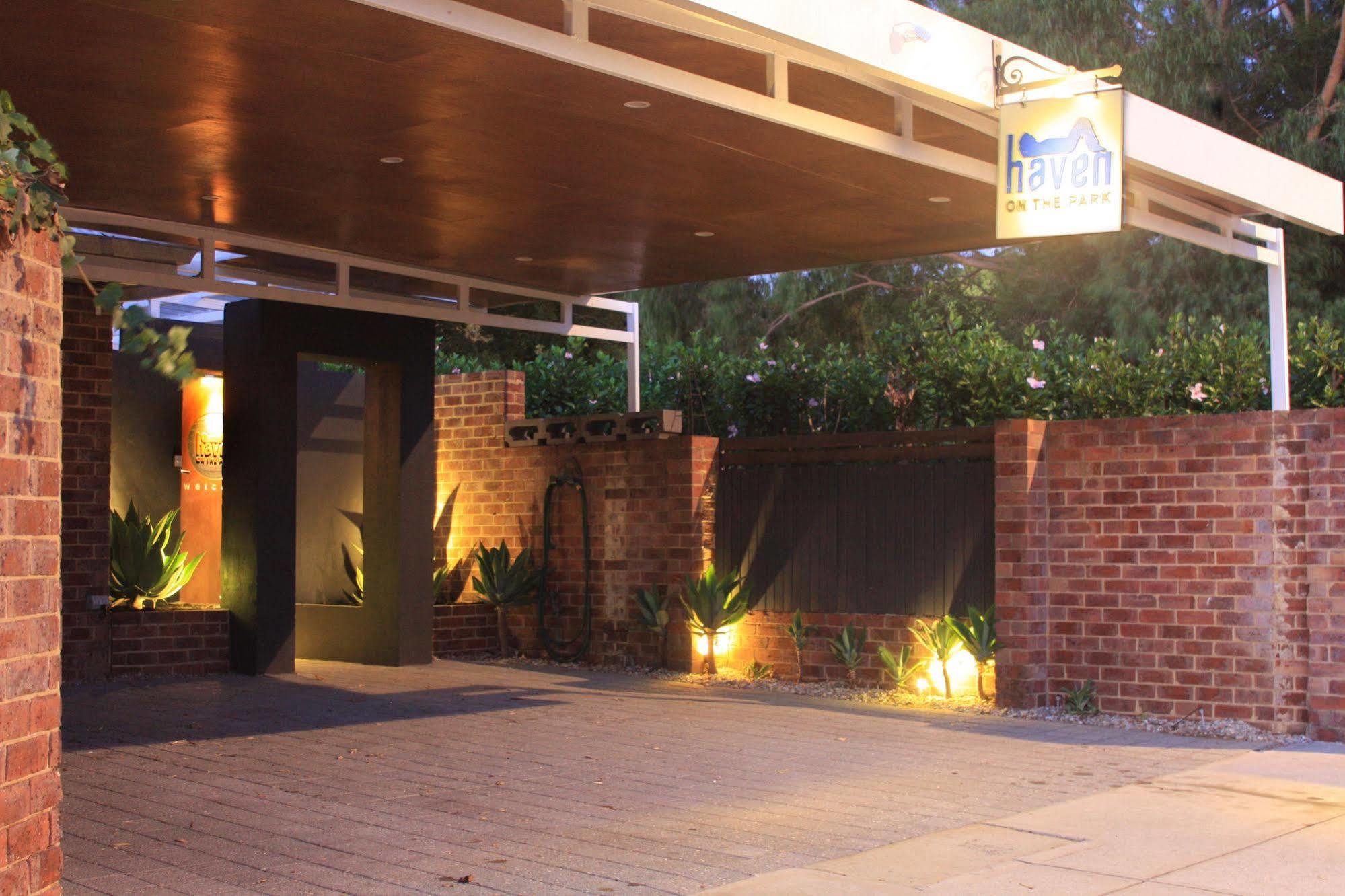Haven On The Park Hotel Perth Buitenkant foto